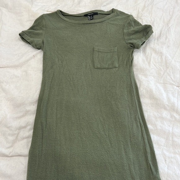 🛍 3/$10 Forever 21 Green Teeshirt dress - body con style - Picture 4 of 6